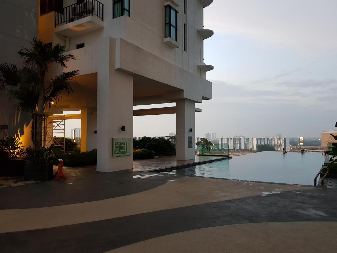 Southkey Mosaic By Cozystay Johor Bahru Exterior foto